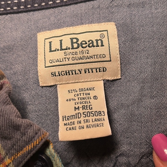 L.L. Bean Casual Button Down Shirt green and Yellow size medium - Picture 3 of 8
